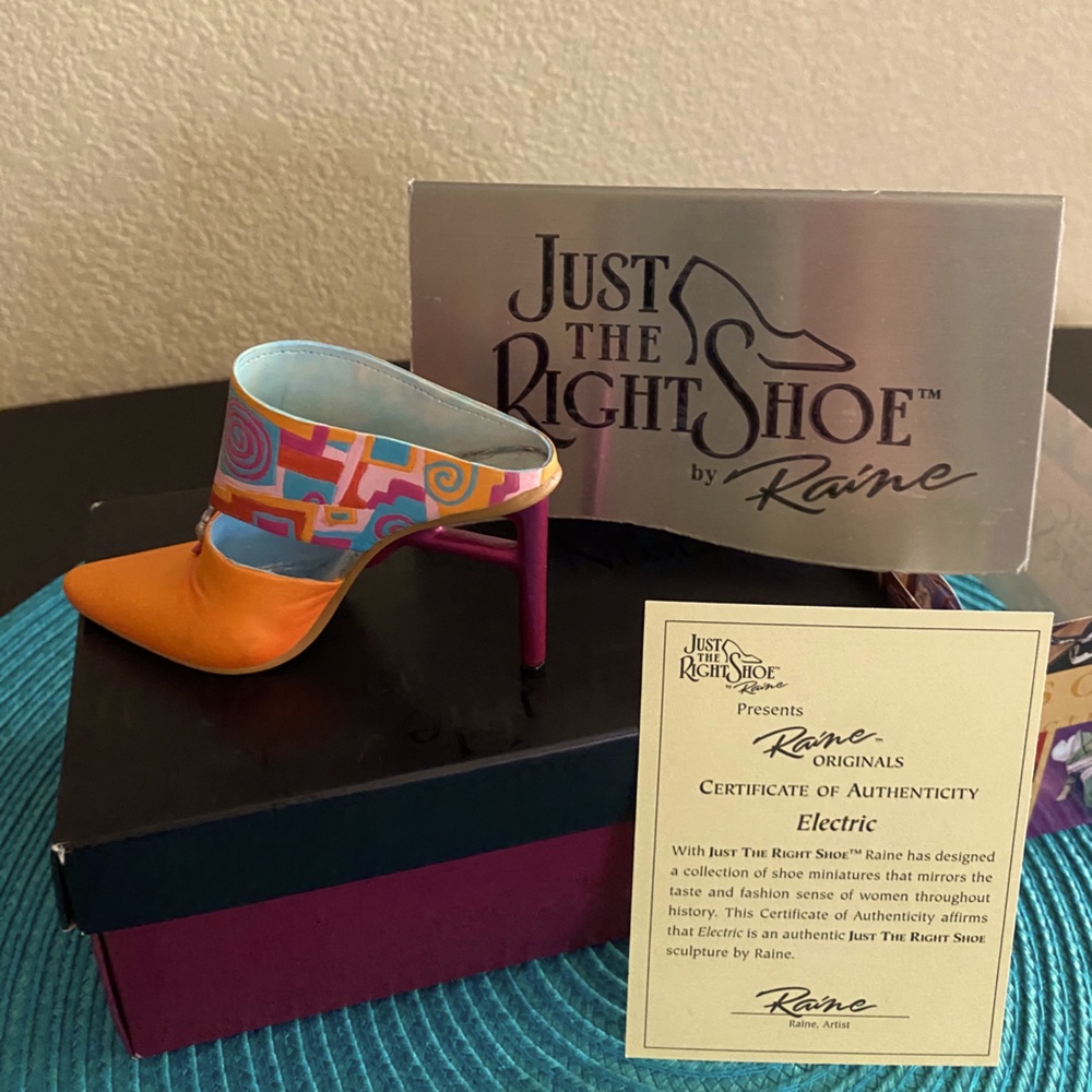 Just the Right Shoe by Raine